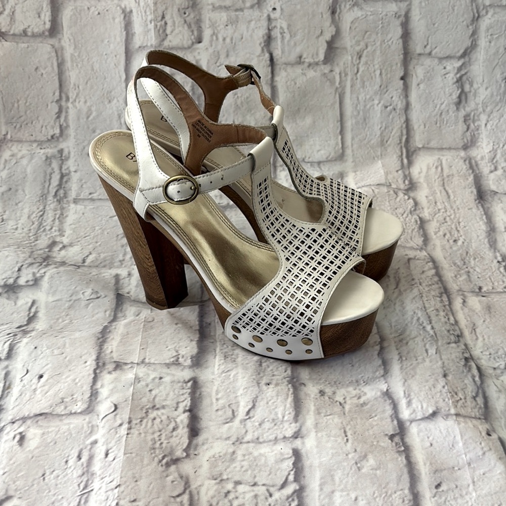 🔵BAKERS Platform Eggshell White Sandals with Retro Charm